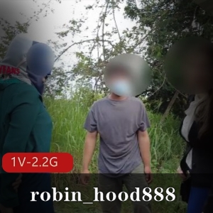 robin_hood888：神秘网红作品集，挑战户外伪娘三人游，人气不断攀升！